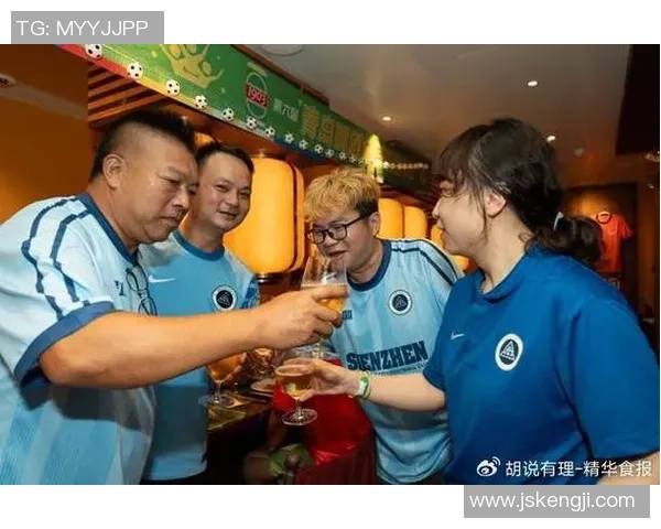 倒啤酒的足球明星如何在赛场与酒杯之间找到平衡与乐趣 倒啤酒的足球明星如何在赛场与酒杯之间找到平衡与乐趣