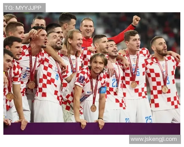 克罗地亚足球明星的辉煌瞬间与传奇故事全景展示 克罗地亚足球明星的辉煌瞬间与传奇故事全景展示