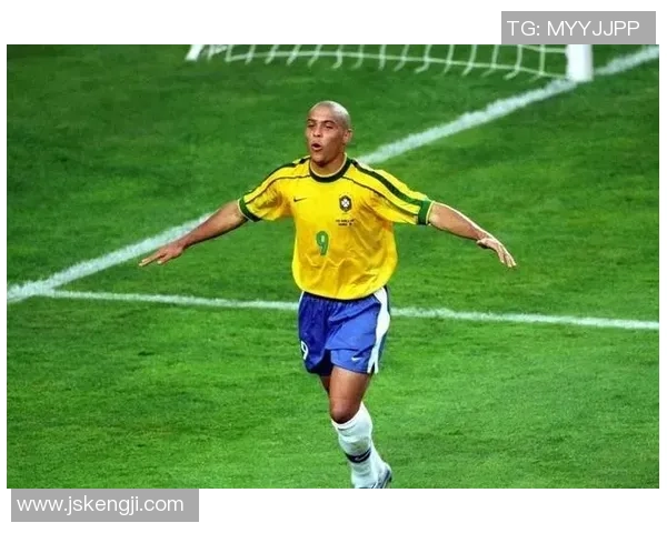 足球明星中的传奇罗纳尔多如何改变了世界足球的格局与魅力 足球明星中的传奇罗纳尔多如何改变了世界足球的格局与魅力