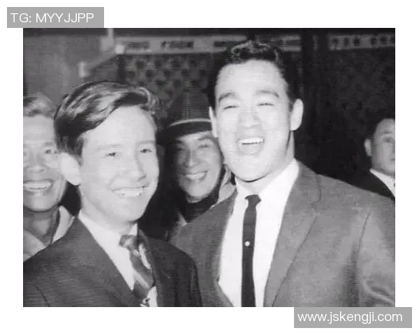 足球明星李小龙的精彩瞬间与传奇故事全解析