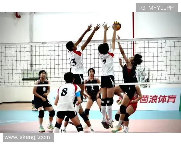 重庆排球队的力量揭秘:排球巨献背后的故事与荣耀 重庆排球队的力量揭秘:排球巨献背后的故事与荣耀