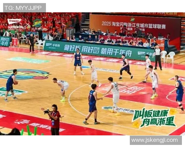 赛后分析:杭州篮球队与重庆篮球队的战术意识与表现对比 赛后分析:杭州篮球队与重庆篮球队的战术意识与表现对比