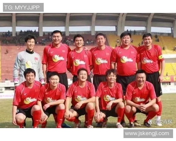 重庆足球明星姚夏的传奇人生与职业生涯回顾 重庆足球明星姚夏的传奇人生与职业生涯回顾