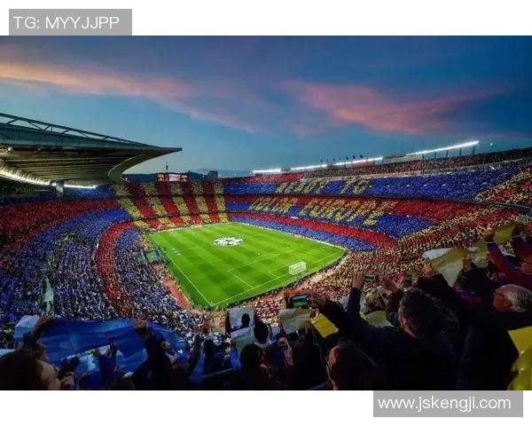 足球巨星舞动人生精彩瞬间集锦展现球场外的魅力与风采